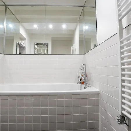 Chic With Private Terrace Apartment *