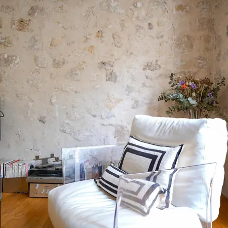 Chic With Private Terrace Parigi